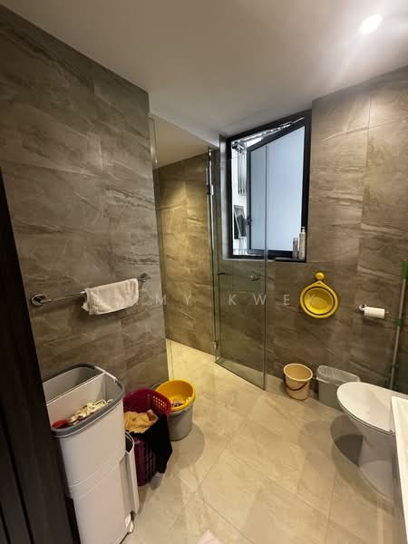 Riverfront Residences Condominium For Sale at S$ 1,688,888 | PropertyGuru Singapore - Bathroom