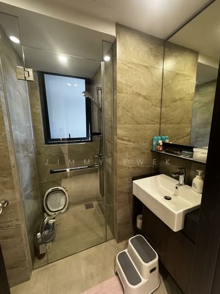 Riverfront Residences Condominium For Sale at S$ 1,688,888 | PropertyGuru Singapore - Bathroom