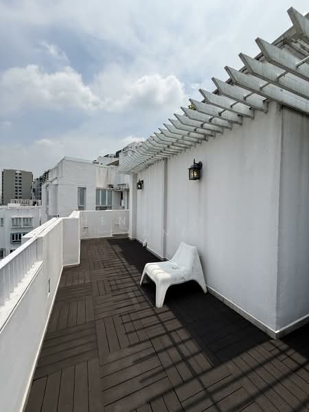 Mi Casa Condominium For Sale at S$ 1,628,000 | PropertyGuru Singapore - Open terrace 