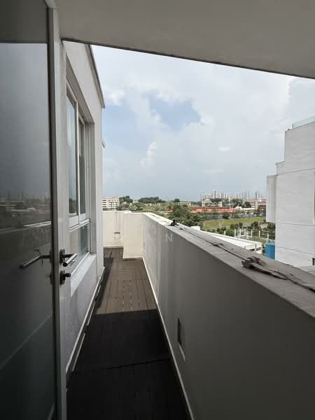 Mi Casa Condominium For Sale at S$ 1,628,000 | PropertyGuru Singapore - Open terrace back to yard