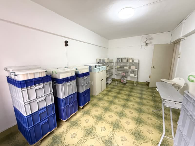 305 Ang Mo Kio Avenue 1 HDB Flat For Sale at S$ 750,000 | PropertyGuru Singapore - Common Bedroom