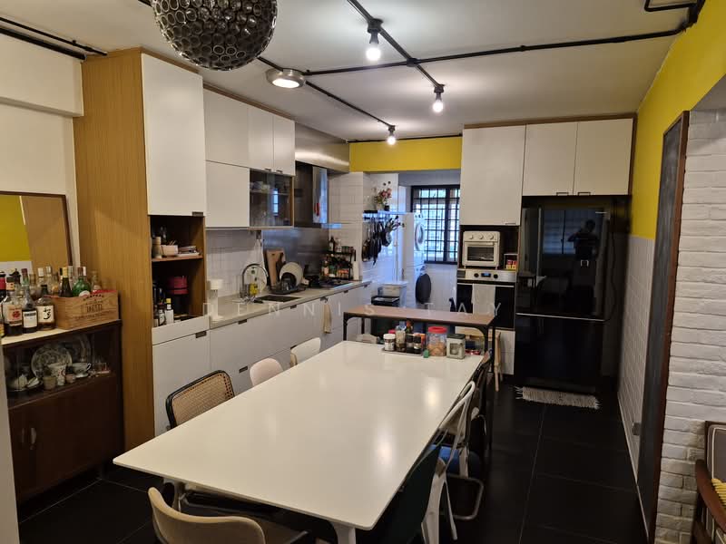 236 Bishan Street 22 HDB Flat For Sale at S$ 838,000 | PropertyGuru Singapore - Kitchen