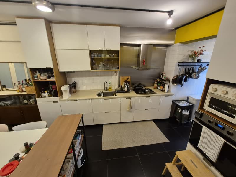 236 Bishan Street 22 HDB Flat For Sale at S$ 838,000 | PropertyGuru Singapore - Kitchen