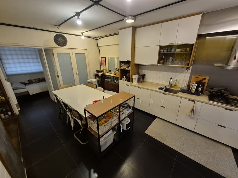236 Bishan Street 22 HDB Flat For Sale at S$ 838,000 | PropertyGuru Singapore - Kitchen