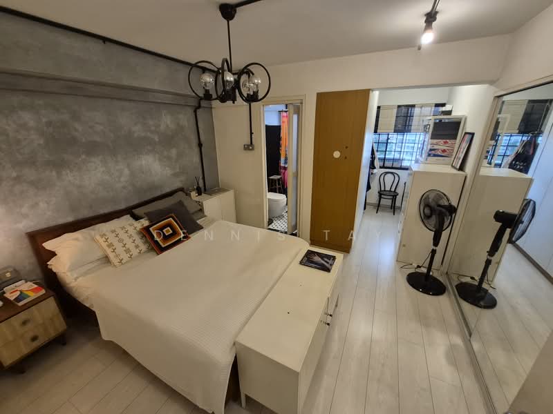236 Bishan Street 22 HDB Flat For Sale at S$ 838,000 | PropertyGuru Singapore - Master Bedroom