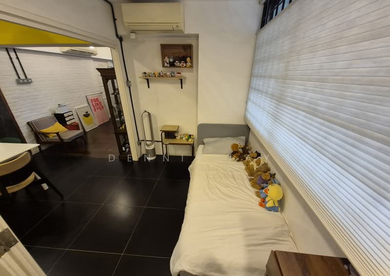 236 Bishan Street 22 HDB Flat For Sale at S$ 838,000 | PropertyGuru Singapore - Common Bedroom