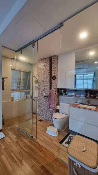 The Grandiflora Condominium For Sale at S$ 1,718,888 | PropertyGuru Singapore - Bathroom