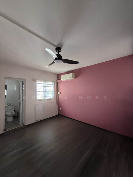 904 Jurong West Street 91 HDB Flat For Sale at S$ 495,000 | PropertyGuru Singapore - Bathroom