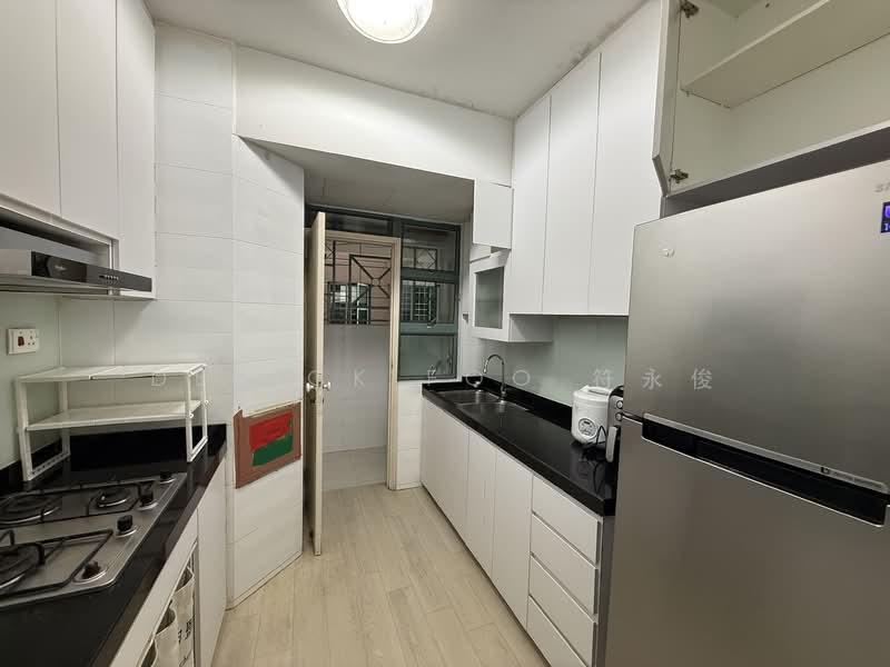 West Bay Condo Condominium For Sale at S$ 1,128,000 | PropertyGuru Singapore - Kitchen