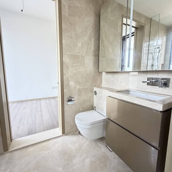 Klimt Cairnhill Condominium For Sale at S$ 8,300,000 | PropertyGuru Singapore - Bathroom