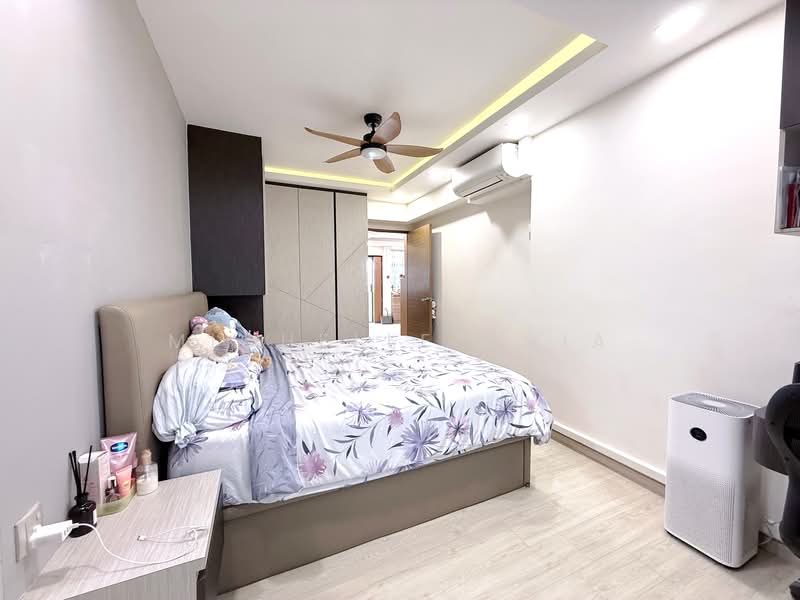 Master Bedroom - built in wardrobe