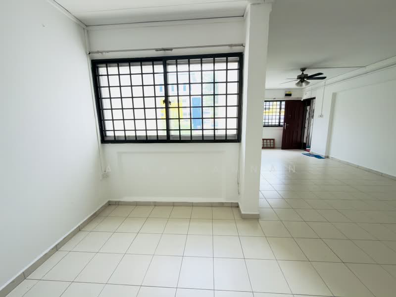 393 Yishun Avenue 6 HDB Flat For Sale at S$ 555,888 | PropertyGuru Singapore - Living Room