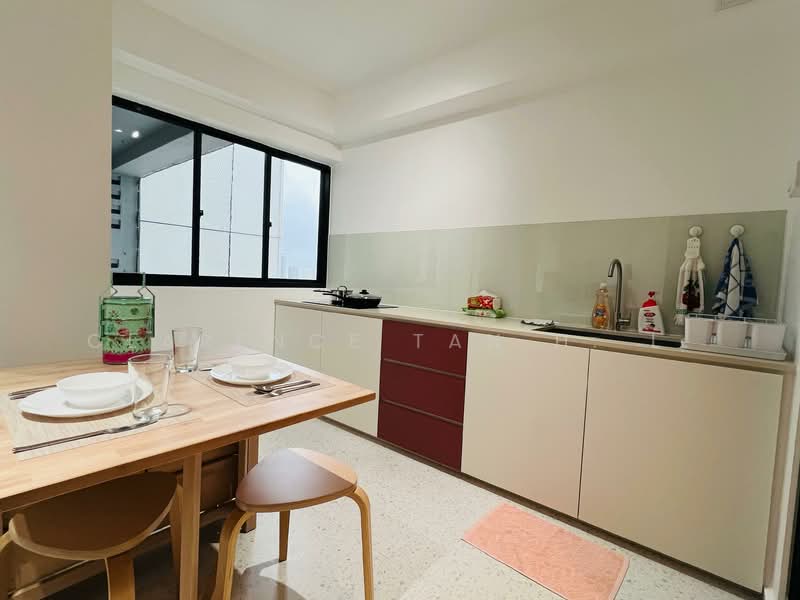 Lucky Plaza, 304 Orchard Road, Room Rental, 160 sqft, Apartment For Rent, by Clarence Tan H. L., 500071594 - PropertyGuru.com.sg