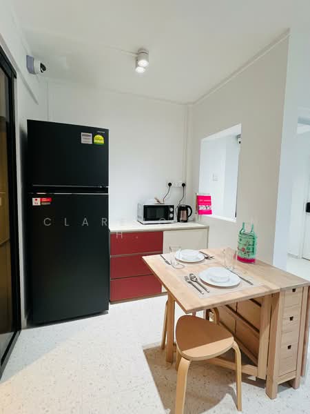 Lucky Plaza, 304 Orchard Road, Room Rental, 160 sqft, Apartment For Rent, by Clarence Tan H. L., 500071594 - Kitchen - PropertyGuru.com.sg