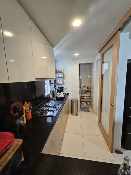 Twin Waterfalls Executive Condominium For Sale at S$ 1,798,888 | PropertyGuru Singapore - Kitchen