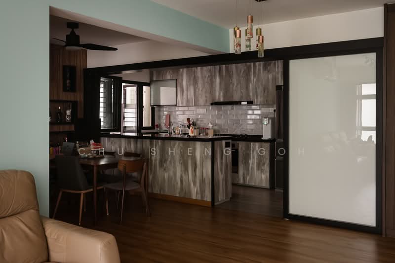 458B Sengkang West Road HDB Flat For Sale at S$ 800,000 | PropertyGuru Singapore - Kitchen