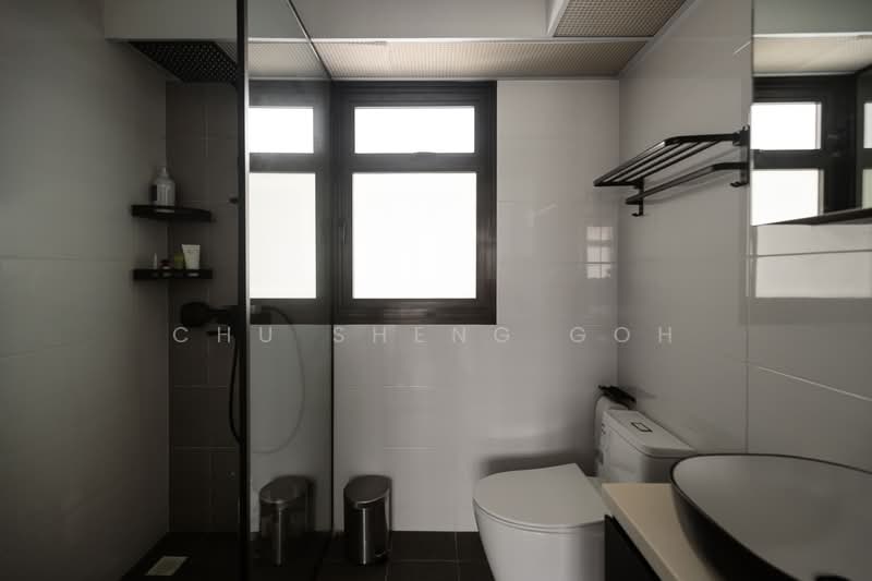 458B Sengkang West Road HDB Flat For Sale at S$ 800,000 | PropertyGuru Singapore - Bathroom