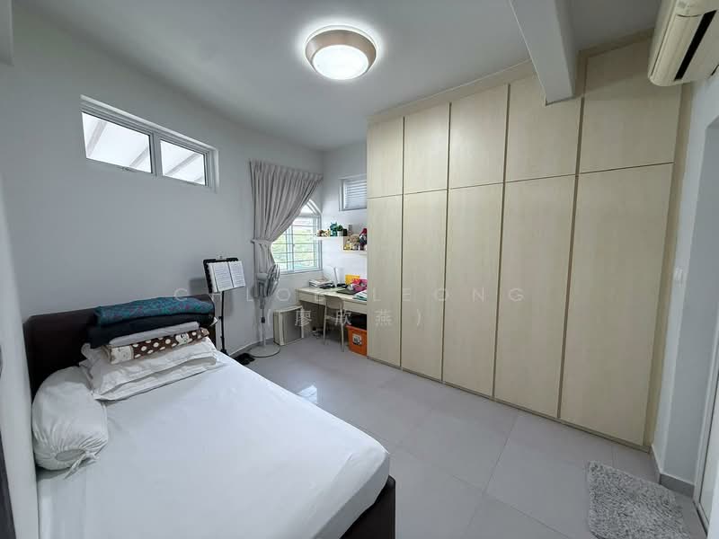 Fengli Gardens Corner Terrace For Sale at S$ 5,100,000 | PropertyGuru Singapore - Bedroom
