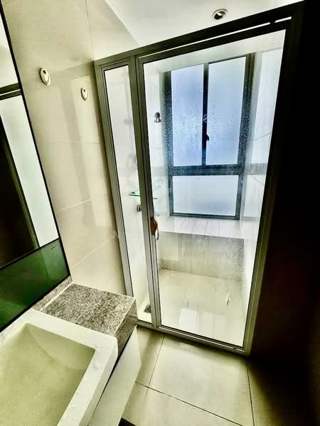 Citylights Condominium For Sale at S$ 1,200,000 | PropertyGuru Singapore - Bathroom