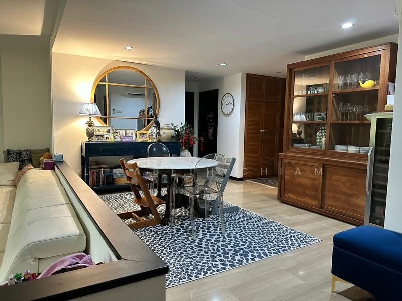 Regency Park, 3 Nathan Road, 3 Bedrooms, 2,260 sqft, Condominium For Rent, by Elizabeth Chiam, 500071627 - Living Room - PropertyGuru.com.sg