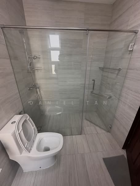 Vicenta Lodge, 20B Lorong Marzuki, 3 Bedrooms, 1,270 sqft, Condominium For Rent, by Daniel Tan, 500071645 - Bathroom - PropertyGuru.com.sg