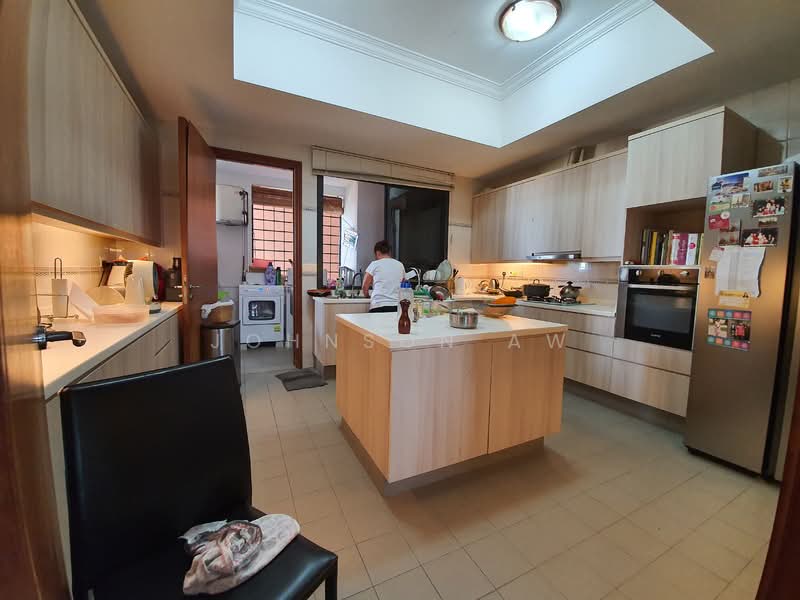 Four Seasons Park Condominium For Sale at S$ 14,288,888 | PropertyGuru Singapore - Kitchen