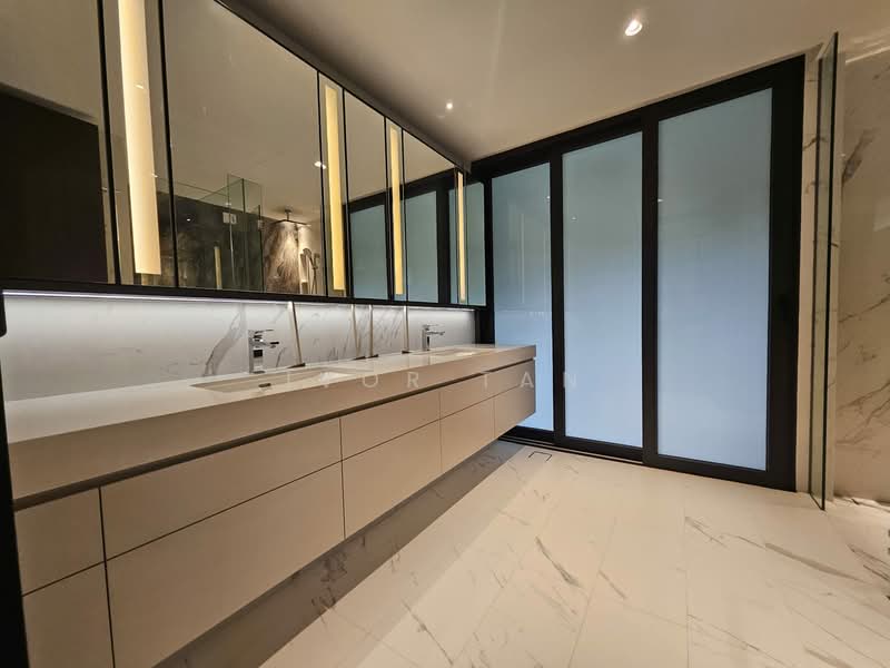 Villas @ Greenbank Park Semi-Detached House For Sale at S$ 9,500,000 | PropertyGuru Singapore - Bathroom