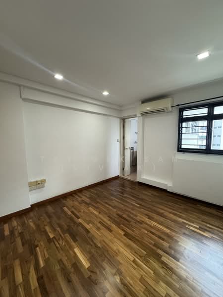 530 Jurong West Street 52 HDB Flat For Sale at S$ 428,000 | PropertyGuru Singapore - Interior