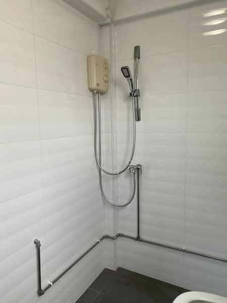 636 Yishun Street 61, 636 Yishun Street 61, Room Rental, 100 sqft, HDB Flat For Rent, by Teo Sock Peng, 500071655 - Bathroom - PropertyGuru.com.sg