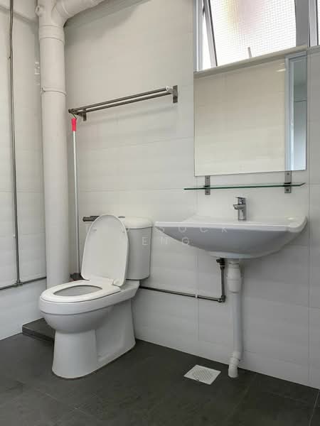 636 Yishun Street 61, 636 Yishun Street 61, Room Rental, 100 sqft, HDB Flat For Rent, by Teo Sock Peng, 500071655 - Bathroom - PropertyGuru.com.sg