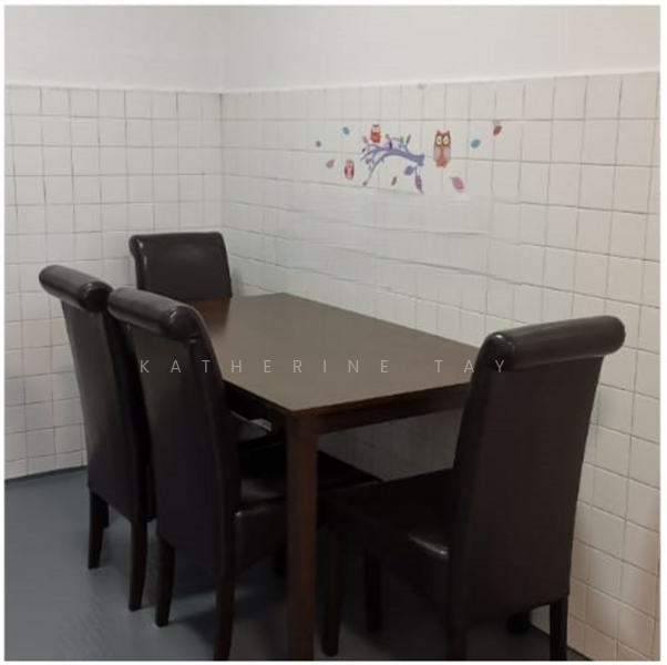 320 Clementi Avenue 4, 320 Clementi Avenue 4, 2 Bedrooms, 720 sqft, HDB Flat For Rent, by Katherine Tay, 500071656 - Dining Room - PropertyGuru.com.sg