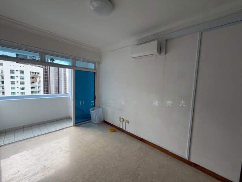 La Crystal, 160 Killiney Road, 3 Bedrooms, 1,076 sqft, Condominium For Sale, by Linus Tay 郑荣光, 500071665 - Balcony - PropertyGuru.com.sg