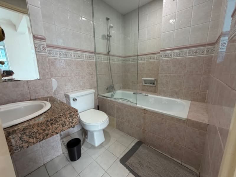 La Crystal, 160 Killiney Road, 3 Bedrooms, 1,076 sqft, Condominium For Sale, by Linus Tay 郑荣光, 500071665 - Bathroom - PropertyGuru.com.sg