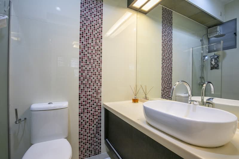 461 Clementi Avenue 3 HDB Flat For Sale at S$ 999,999 | PropertyGuru Singapore - Bathroom