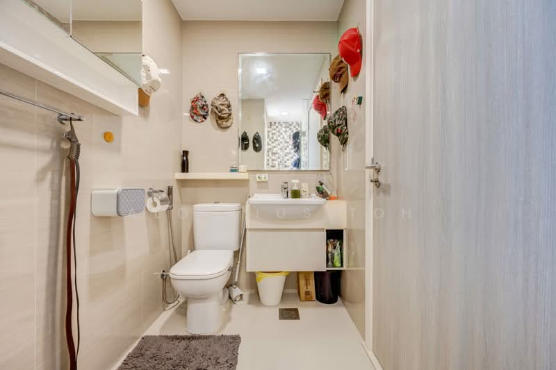 Sea Esta Condominium For Sale at S$ 2,030,000 | PropertyGuru Singapore - Bathroom