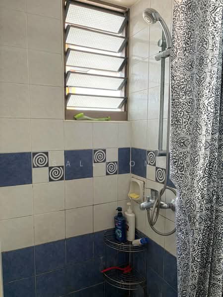 676A Jurong West Street 64, 676A Jurong West Street 64, Room Rental, 100 sqft, HDB Flat For Rent, by Sally Ong, 500071711 - Bathroom - PropertyGuru.com.sg