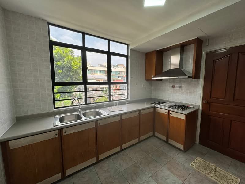 Casa Sarina Condominium For Sale at S$ 1,750,000 | PropertyGuru Singapore - Kitchen