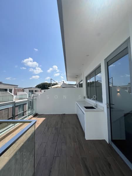 Greenwood Mews Cluster House For Sale at S$ 4,170,042 | PropertyGuru Singapore - Balcony