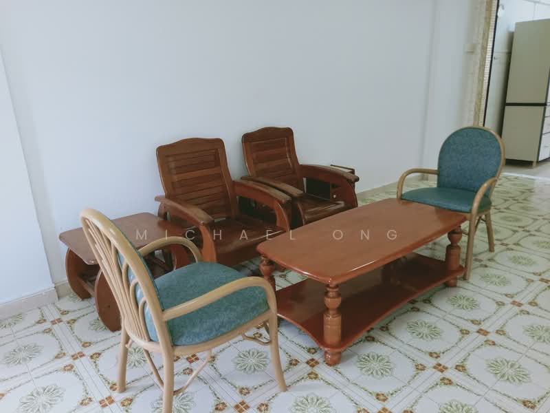 611 Ang Mo Kio Avenue 5, 611 Ang Mo Kio Avenue 5, 2 Bedrooms, 822 sqft, HDB Flat For Rent, by Michael Ong, 500071739 - Living Room - PropertyGuru.com.sg