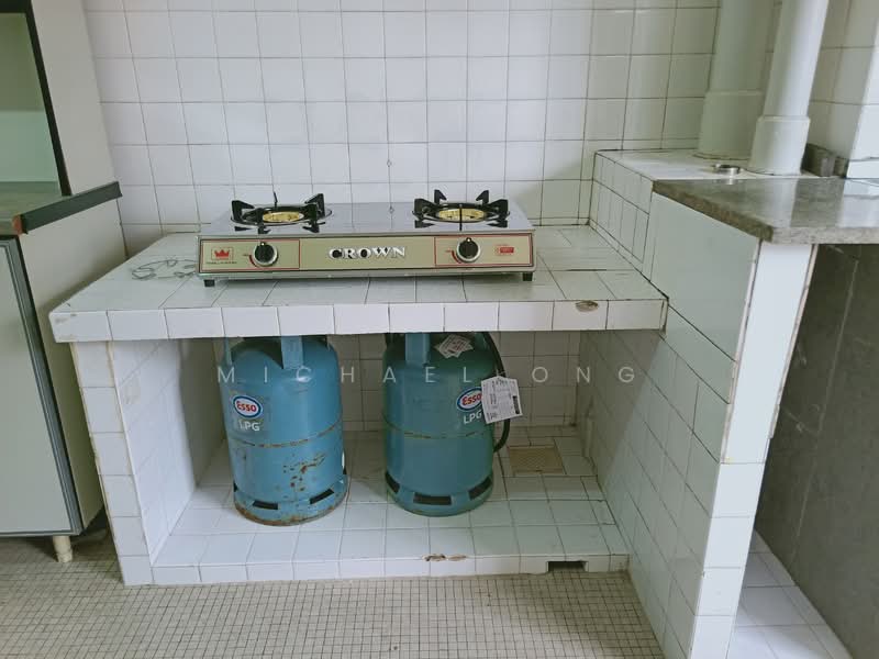 611 Ang Mo Kio Avenue 5, 611 Ang Mo Kio Avenue 5, 2 Bedrooms, 822 sqft, HDB Flat For Rent, by Michael Ong, 500071739 - Kitchen - PropertyGuru.com.sg