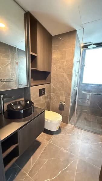 LIV @ MB Condominium For Sale at S$ 1,290,000 | PropertyGuru Singapore - Bathroom