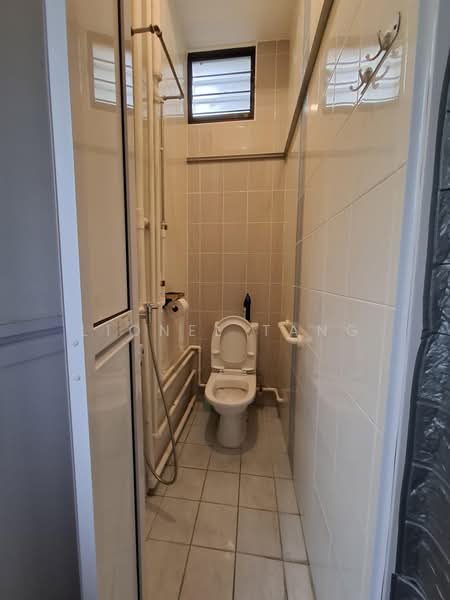 Blk 124 Hougang Avenue 1, , 721 sqft, Shop / Shophouse For Rent, by Lionel Tang, 500071749 - Bathroom - CommercialGuru.com.sg