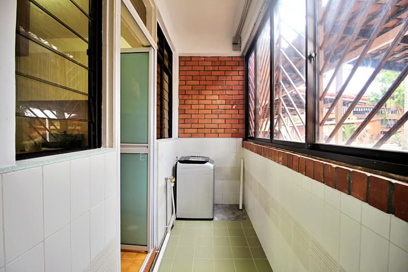 Loyang Valley, 204 Loyang Avenue, 2 Bedrooms, 1,012 sqft, Condominium For Rent, by Evyn Xu, 500071766 - Service Yard - PropertyGuru.com.sg