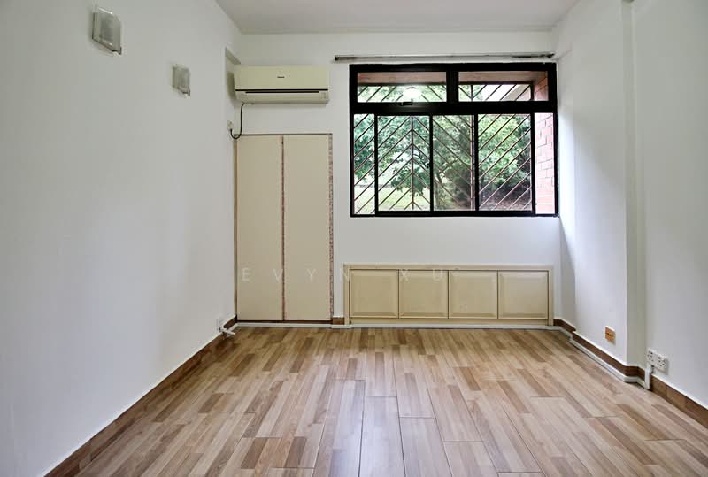 Loyang Valley, 204 Loyang Avenue, 2 Bedrooms, 1,012 sqft, Condominium For Rent, by Evyn Xu, 500071766 - Bedroom 1 - PropertyGuru.com.sg