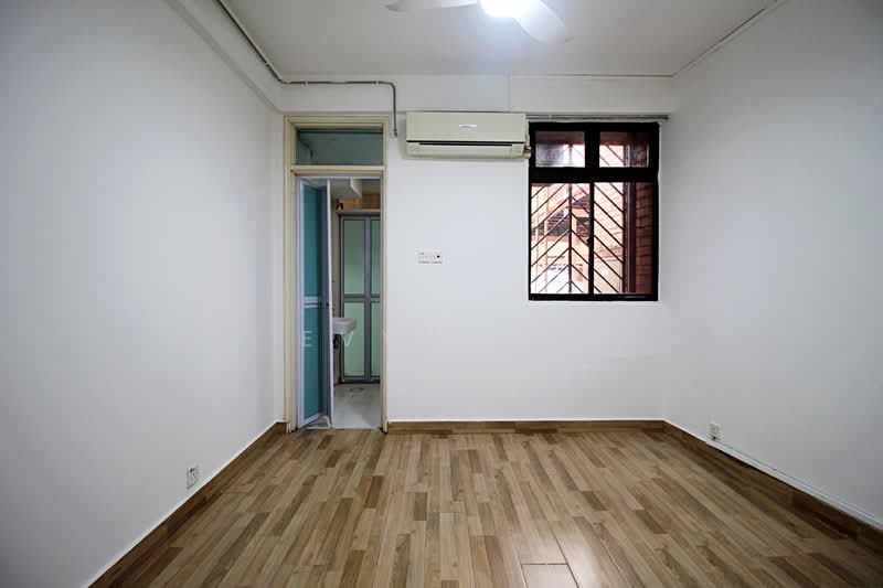 Loyang Valley, 204 Loyang Avenue, 2 Bedrooms, 1,012 sqft, Condominium For Rent, by Evyn Xu, 500071766 - Bedroom 1 - PropertyGuru.com.sg