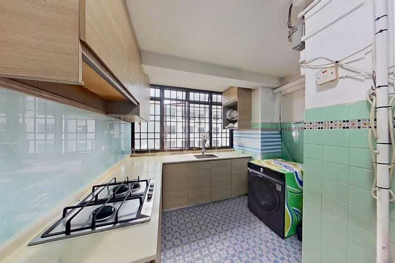 44 Circuit Road HDB Flat For Sale at S$ 320,000 | PropertyGuru Singapore - Kitchen