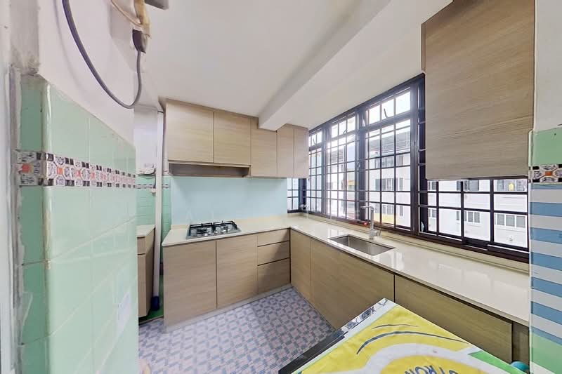44 Circuit Road HDB Flat For Sale at S$ 320,000 | PropertyGuru Singapore - Kitchen