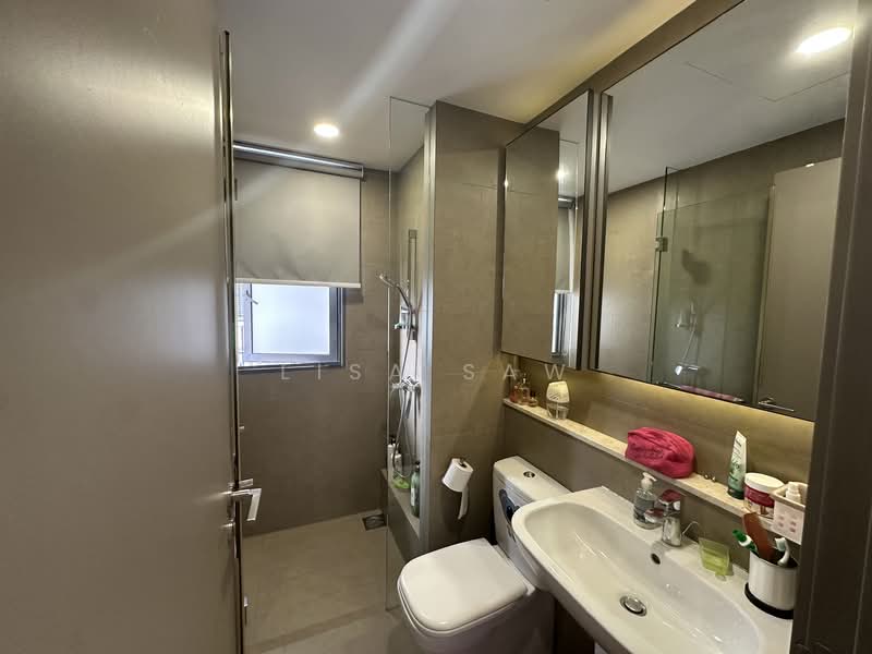 Riversails Condominium For Sale at S$ 1,400,000 | PropertyGuru Singapore - Bathroom