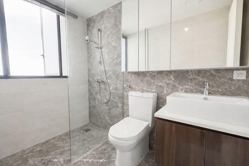 Riversound Residence Condominium For Sale at S$ 1,800,000 | PropertyGuru Singapore - Master Ensuite