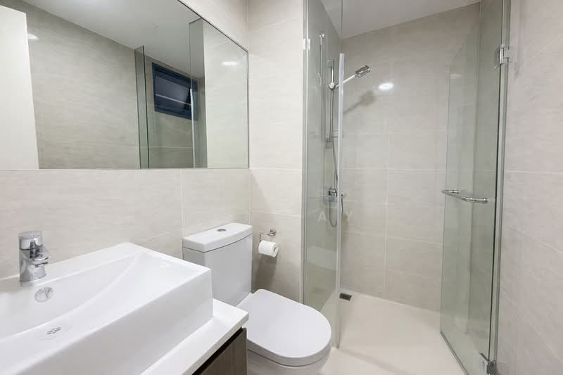 Riversound Residence Condominium For Sale at S$ 1,800,000 | PropertyGuru Singapore - Bathroom
